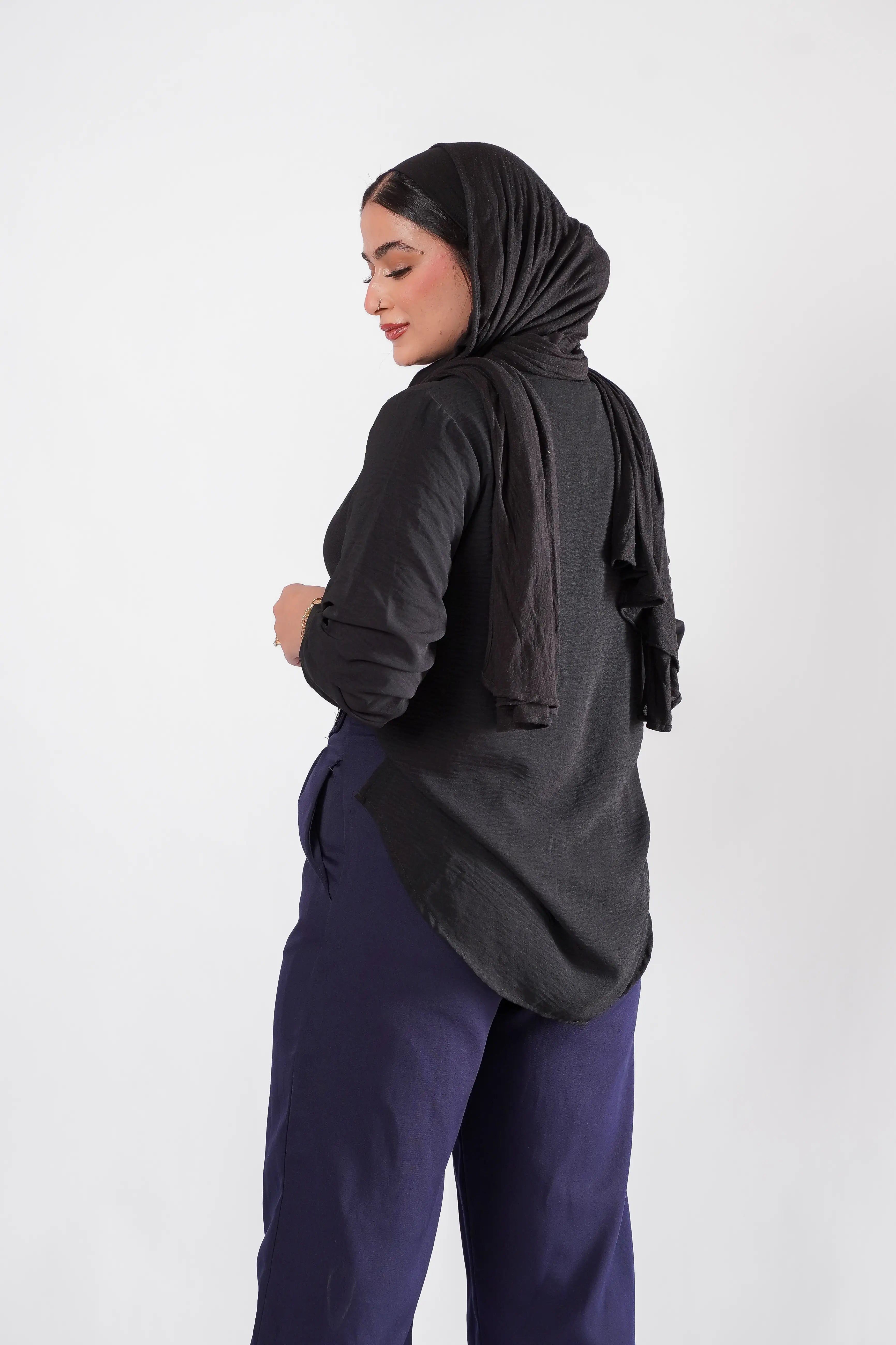 JAMILA Basic Shirt - Black